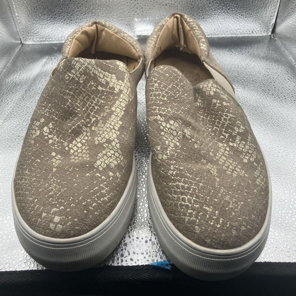 Vince Camuto Slip-On sneaker metallic size 7